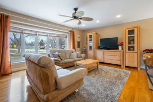 4301 Euclid Ave, Rolling Meadows, IL 60008 - Photo 7