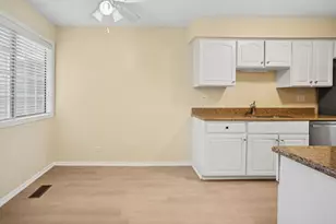 1252 S Parkside Dr, Palatine, IL 60067 - Photo 11