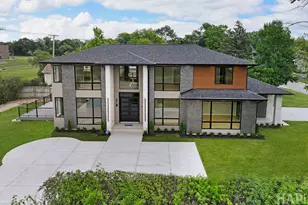 2700 Fontana Dr, Glenview, IL 60025 - Photo 3