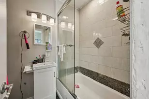 215 S Park Ave, Waukegan, IL 60085 - Photo 25