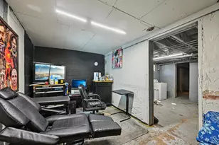 215 S Park Ave, Waukegan, IL 60085 - Photo 31