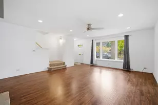 104 E Lincoln St, Mount Prospect, IL 60056 - Photo 3