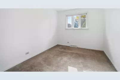 104 E Lincoln Street, Mount Prospect, IL 60056 - Photo 11