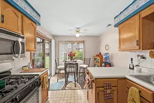 911 Patricia Ln, Crete, IL 60417 - Photo 9