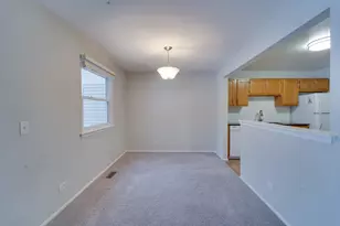 160 Stirling Ln, Schaumburg, IL 60194 - Photo 9