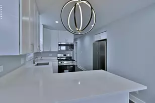 9322 S Euclid Ave, Chicago, IL 60617 - Photo 15