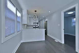 9322 S Euclid Ave, Chicago, IL 60617 - Photo 11