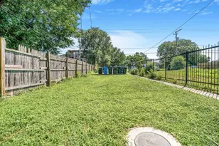 5225 S Indiana Ave, Chicago, IL 60615 - Photo 13