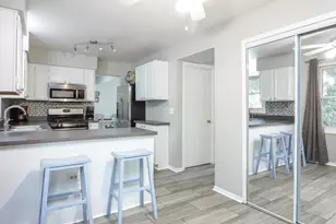 3 Hickory Oaks Ct, Bolingbrook, IL 60490 - Photo 5