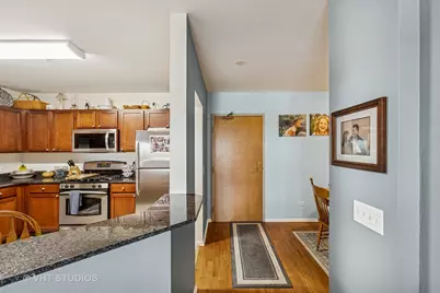 390 W Mahogany Court #606, Palatine, IL 60067 - Photo 5