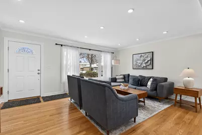 [Address not provided], Wheeling, IL 60090 - Photo 5