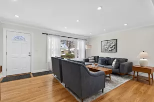 [Address not provided], Wheeling, IL 60090 - Photo 5