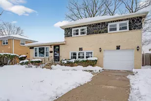 [Address not provided], Wheeling, IL 60090 - Photo 1