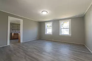 410 W 5th St, Sterling, IL 61081 - Photo 7