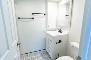 905 Center St, Des Plaines, IL 60016 - Photo 9