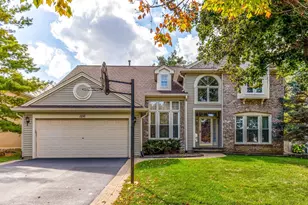 126 S Fiore Pkwy, Vernon Hills, IL 60061 - Photo 1