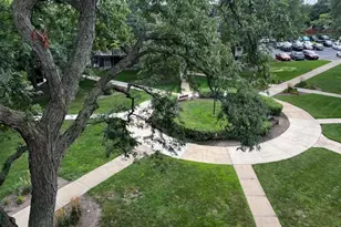 1301 S Finley Rd, Lombard, IL 60148 - Photo 25