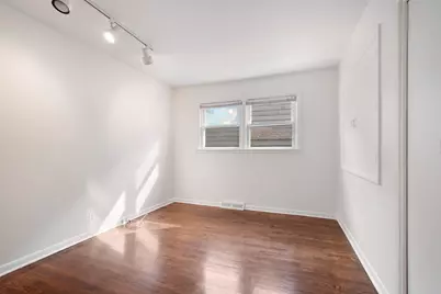 [Address not provided], Morton Grove, IL 60053 - Photo 15