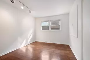 8905 N Parkside Ave N, Morton Grove, IL 60053 - Photo 15