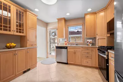 [Address not provided], Morton Grove, IL 60053 - Photo 9