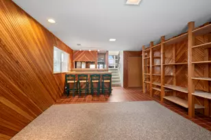 8905 N Parkside Ave N, Morton Grove, IL 60053 - Photo 21