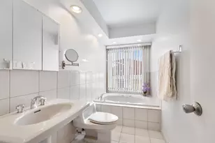 8905 N Parkside Ave N, Morton Grove, IL 60053 - Photo 17