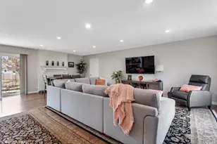 1915 Farmington Ct, Naperville, IL 60565 - Photo 3