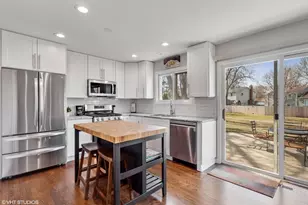 1915 Farmington Ct, Naperville, IL 60565 - Photo 23