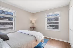 1915 Farmington Ct, Naperville, IL 60565 - Photo 17