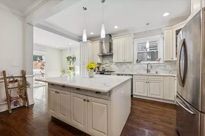 3733 W Sunnyside Avenue, Chicago, IL 60625 - Photo 9