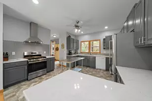 43W140 Campton Hills Rd, Elburn, IL 60119 - Photo 15