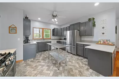 43W140 Campton Hills Road, Elburn, IL 60119 - Photo 11