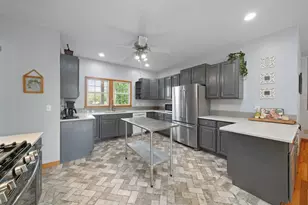 43W140 Campton Hills Rd, Elburn, IL 60119 - Photo 11