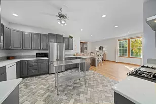 43W140 Campton Hills Rd, Elburn, IL 60119 - Photo 9