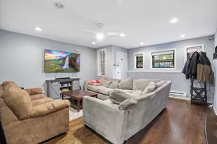 852 W Grace St, Chicago, IL 60613 - Photo 3