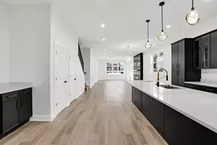 843 N Lorel Ave, Chicago, IL 60651 - Photo 9