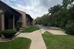 1050 Holbrook Rd, Homewood, IL 60430 - Photo 3