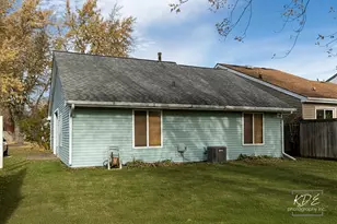 30W171 Maplewood Ct, Warrenville, IL 60555 - Photo 3