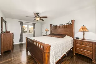 1068 Mattande Ln, Naperville, IL 60540 - Photo 15