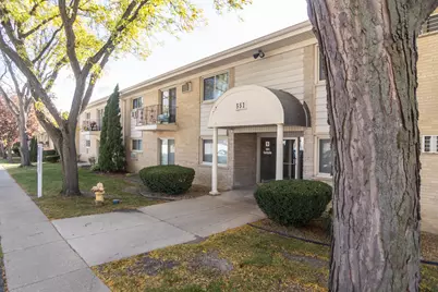 551 Carlysle Drive #2, Clarendon Hills, IL 60514 - Photo 1