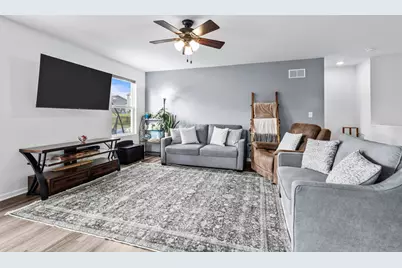 725 Cloverleaf Drive, Marengo, IL 60152 - Photo 7