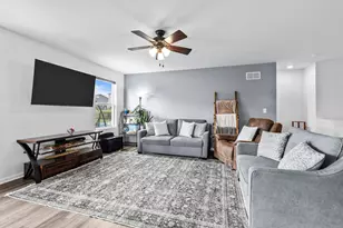 725 Cloverleaf Dr, Marengo, IL 60152 - Photo 7