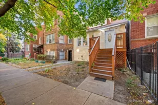 4252 N Lawndale Ave, Chicago, IL 60618 - Photo 1