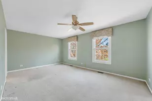 1429 Pebblecreek Dr, Glenview, IL 60025 - Photo 19