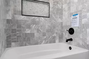 245 W 43rd St, Chicago, IL 60609 - Photo 13