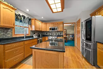 310 Fairhaven Drive, Yorkville, IL 60560 - Photo 9