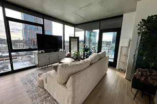 225 N Elizabeth St, Chicago, IL 60607 - Photo 3