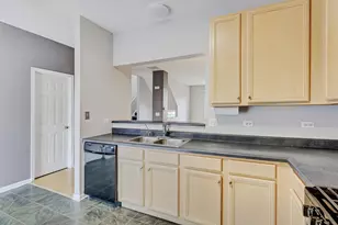 42 Cherbourg Ct, Wheeling, IL 60090 - Photo 11