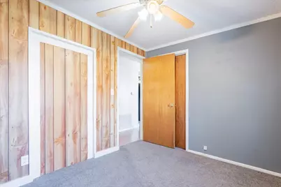 706 W Wall Street, Lexington, IL 61753 - Photo 9