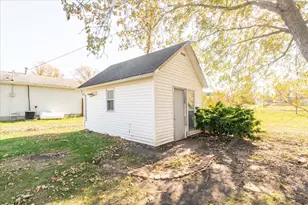706 W Wall St, Lexington, IL 61753 - Photo 19